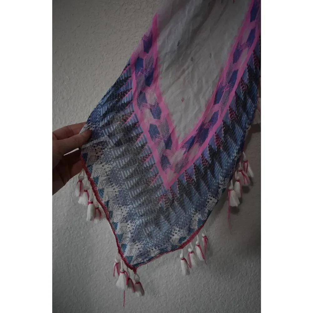 American Eagle Outfitters White/Pink Tassel Scard